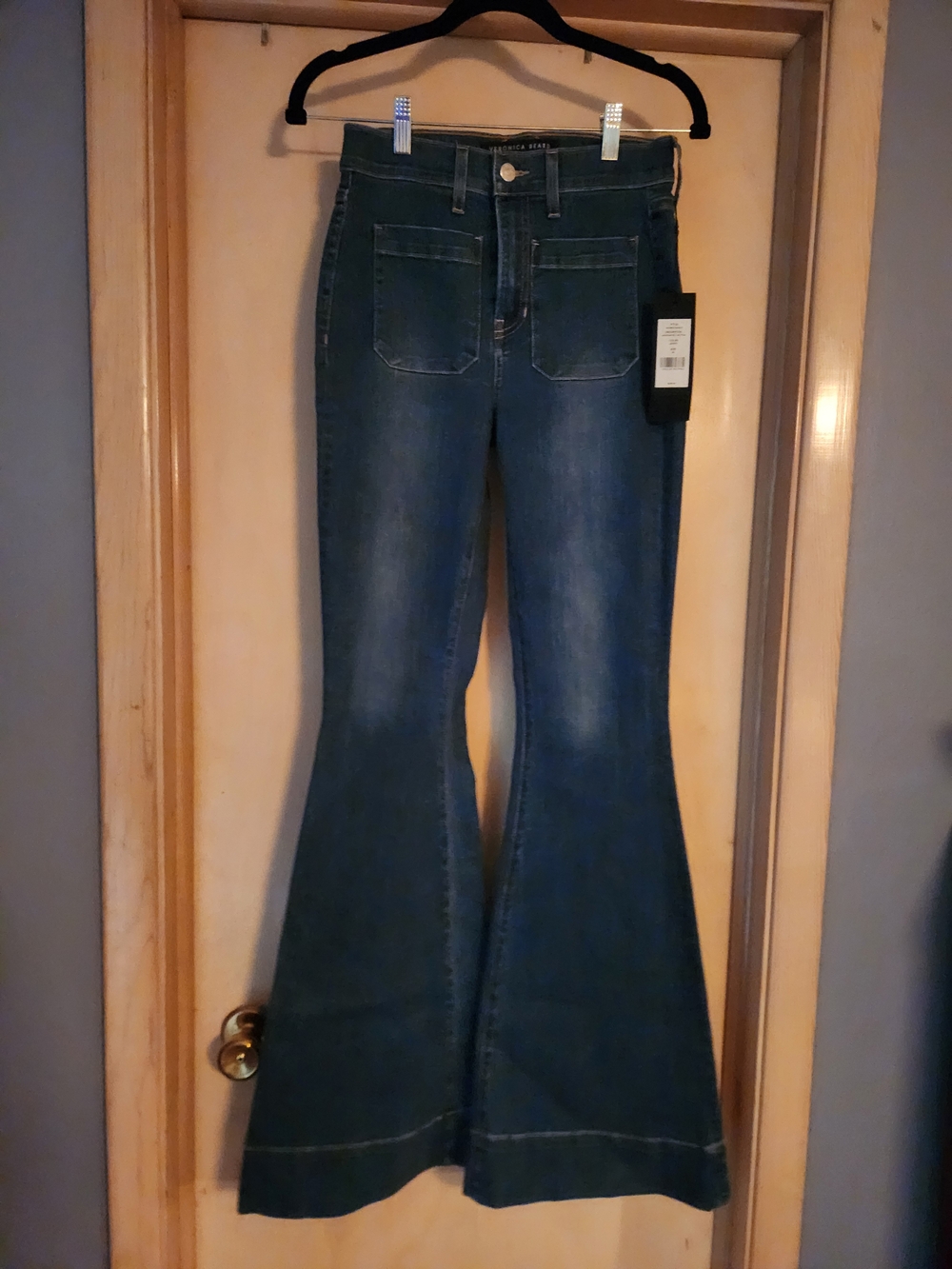 NWT Veronica Beard Sheridan Exaggerated Flare Jeans with Front Patch Pockets - Picture 2 of 10
